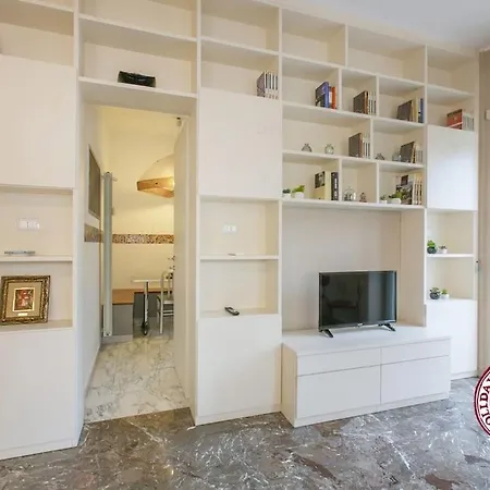 C M Corso Trieste Apartment *